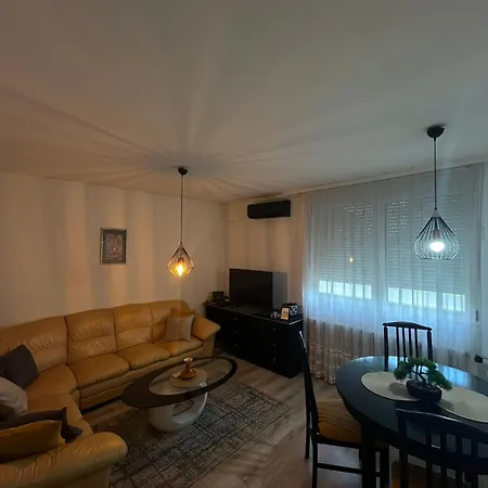 Cozy In Center * קרגיובאק