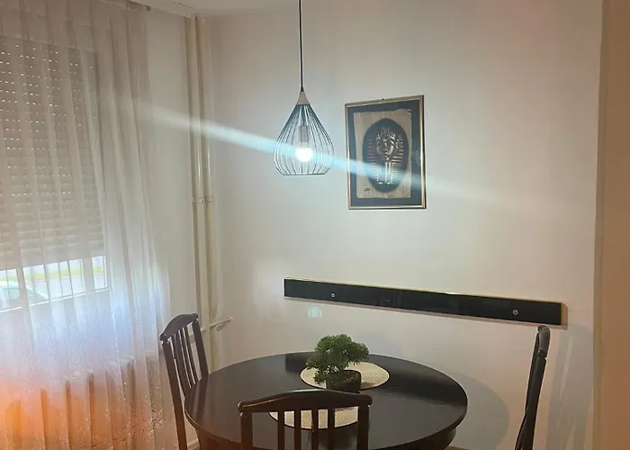 Cozy In Center شقة